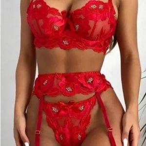 RED LINGERIE SET WITH GARTER BELT SMALL